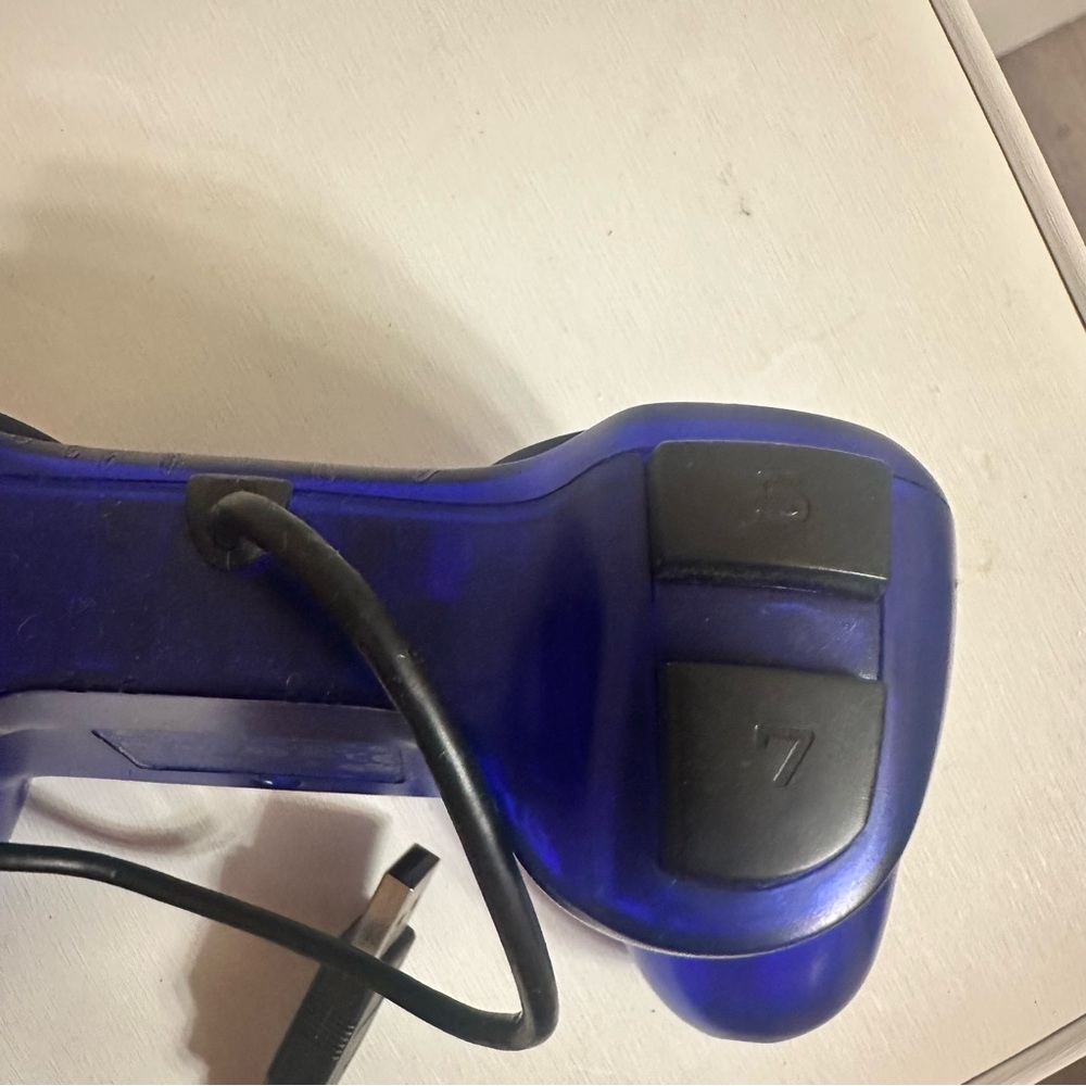 Logitech Precision Controller in Vibrant Blue - Picture 5 of 5